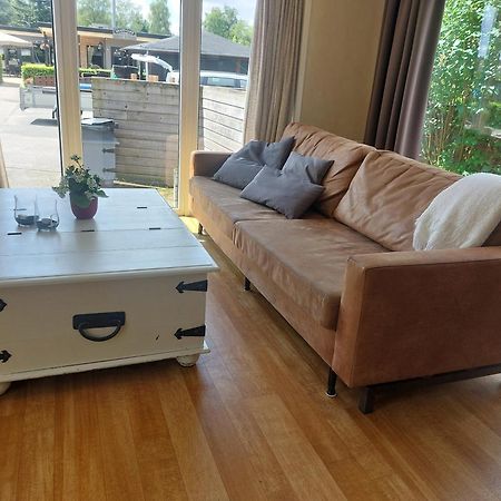 Ruim Familie Chalet Tot 4 Personen Op De Veluwe Bungalowpark De Kern พุทเทิน ภายนอก รูปภาพ