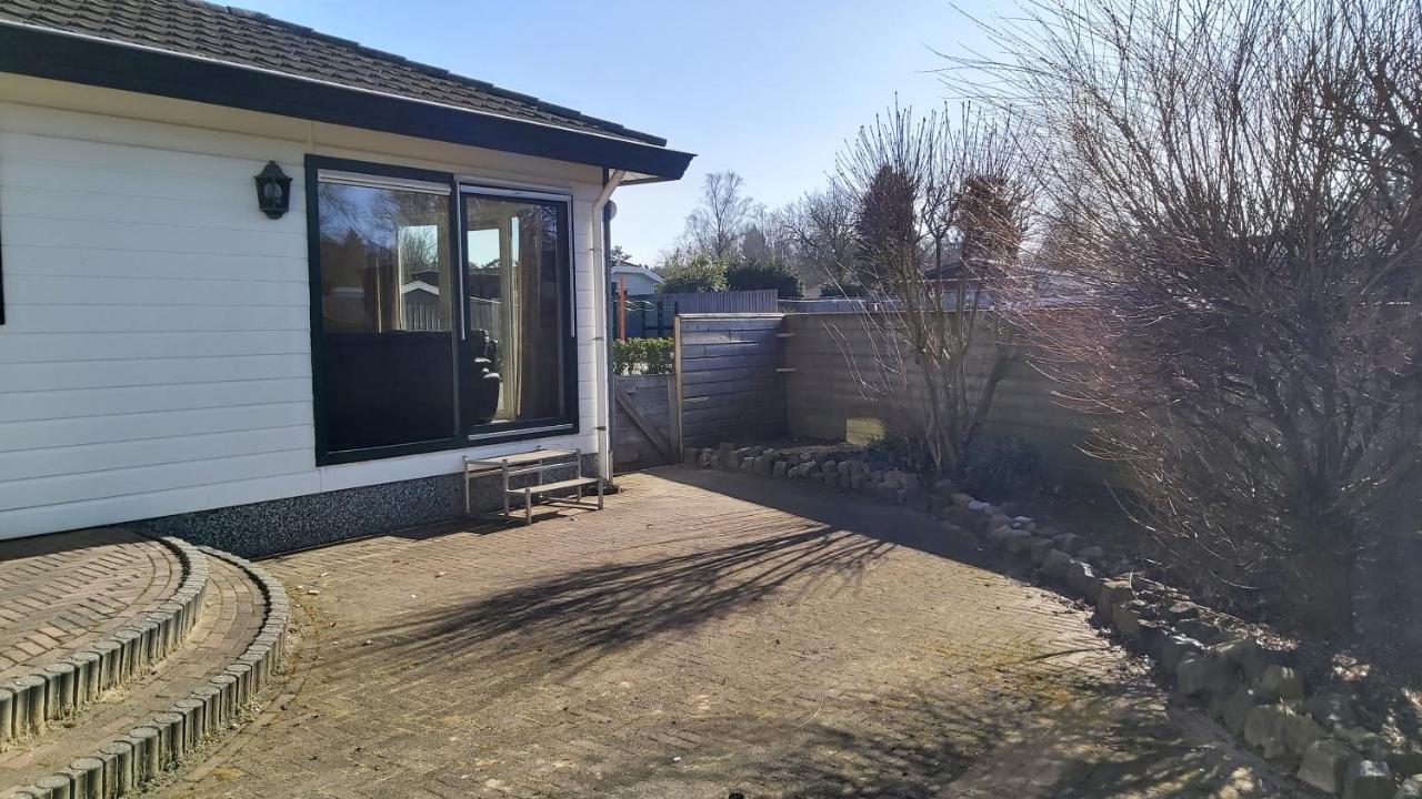 Ruim Familie Chalet Tot 4 Personen Op De Veluwe Bungalowpark De Kern พุทเทิน ภายนอก รูปภาพ