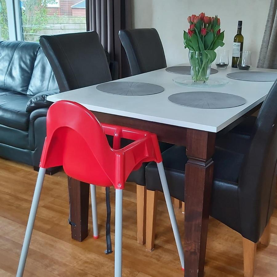 Ruim Familie Chalet Tot 4 Personen Op De Veluwe Bungalowpark De Kern พุทเทิน ภายนอก รูปภาพ