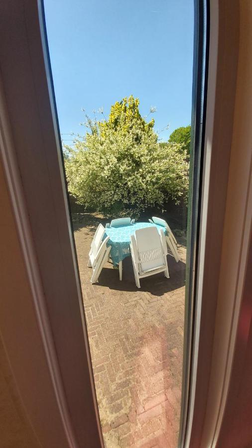 Ruim Familie Chalet Tot 4 Personen Op De Veluwe Bungalowpark De Kern พุทเทิน ภายนอก รูปภาพ