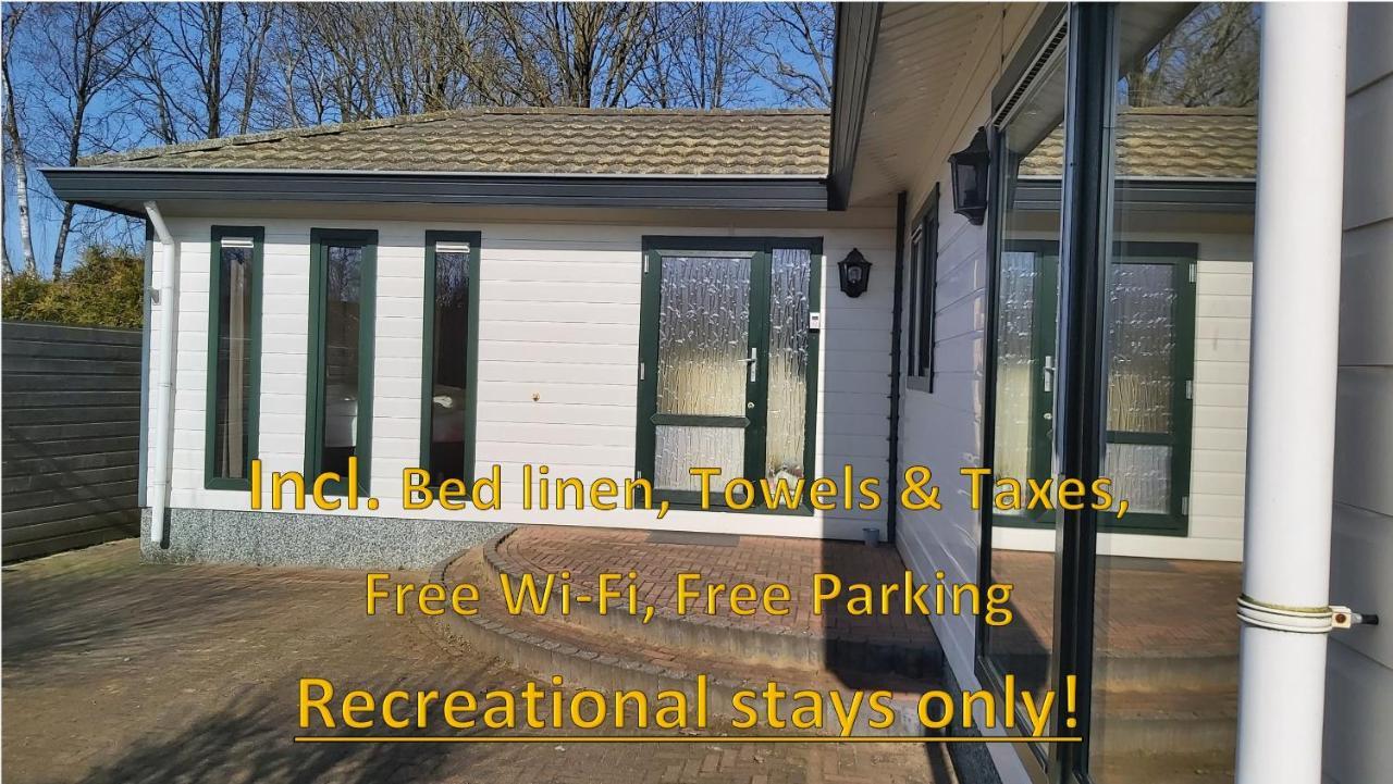Ruim Familie Chalet Tot 4 Personen Op De Veluwe Bungalowpark De Kern พุทเทิน ภายนอก รูปภาพ